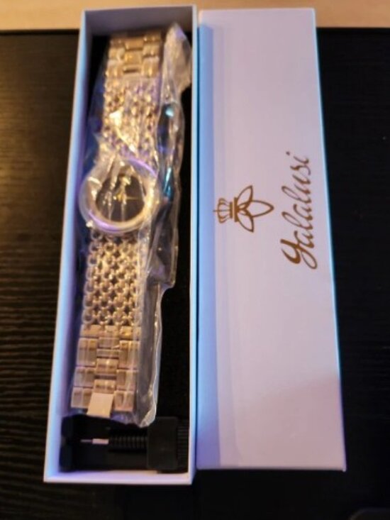 Elegant Gold-Tone Women\'s Dress Watch with Black Dial main image 2